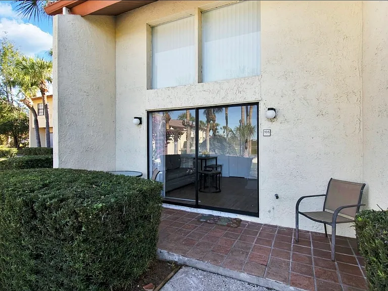 10330 Turkey Lake Rd #105 — Photo 4