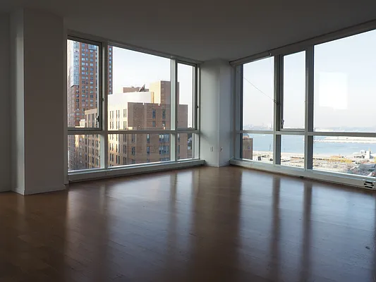 Sold by Madison Prominent Immeuble Inc | media 21