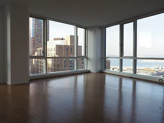 Sold by Madison Prominent Immeuble Inc