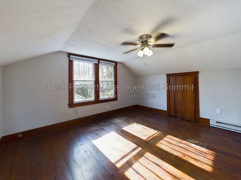 2408 Poplar St — Photo 18
