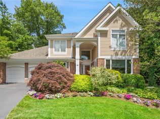 3 Longledge Dr, Port Chester, NY 10573