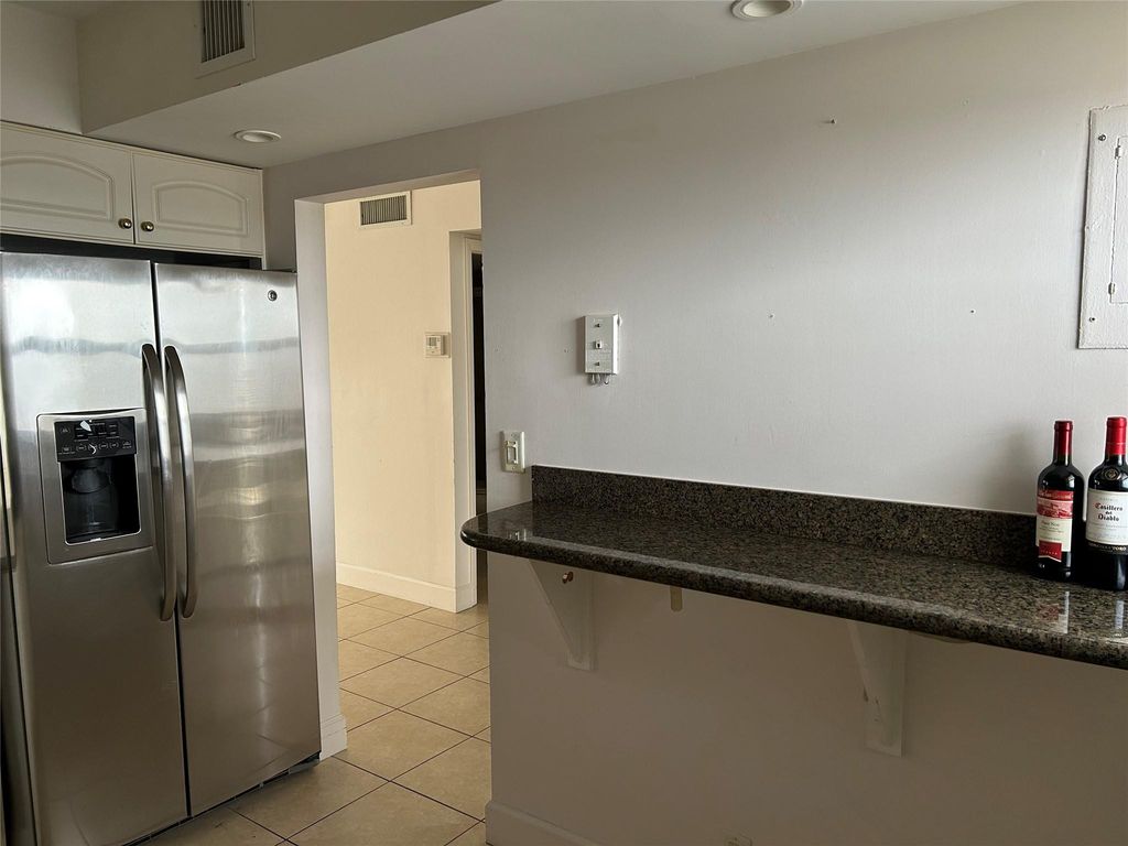 750 N Ocean Boulevard #1409, photo 6