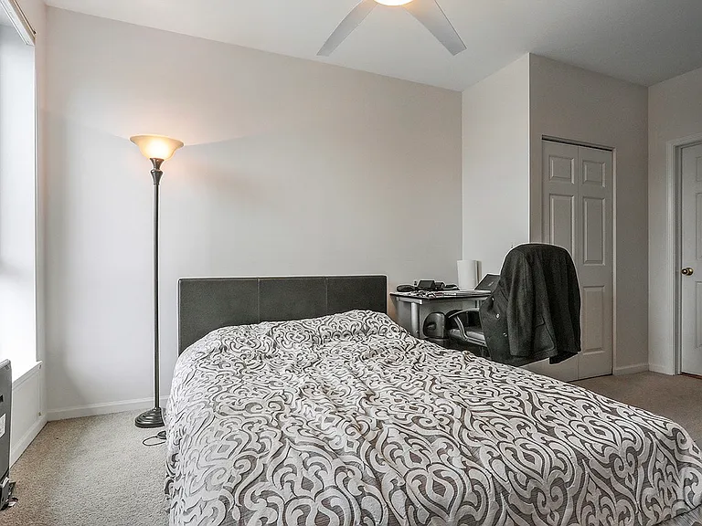 343 W Old Town Ct #700 — Photo 8