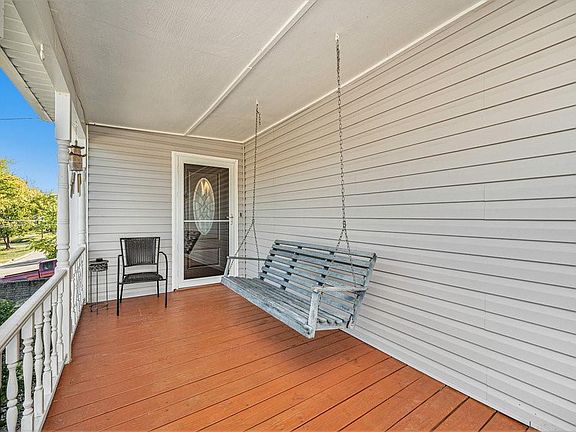4th image of 401 Liberty St