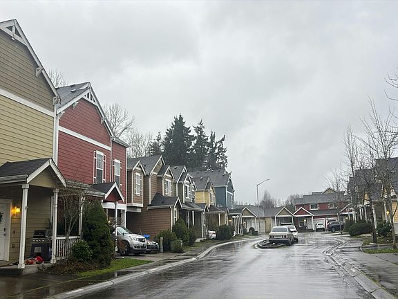 5th image of 11422 6th Ave E
