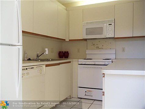 5th image of 2552 SW 15th St #2552