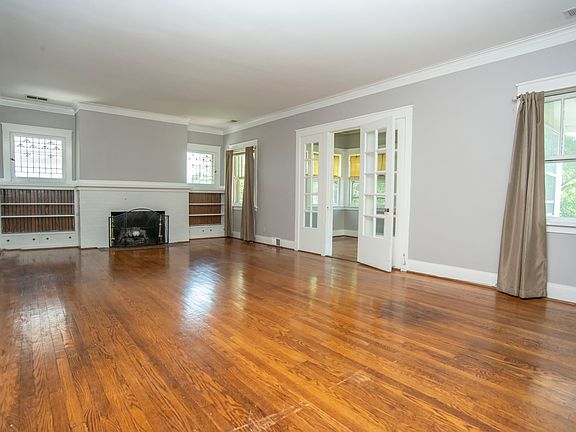 2nd image of 27 N Ashland Ave APT 2