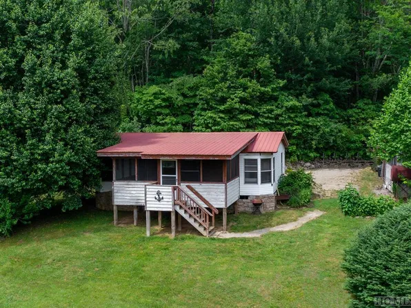 121 Watermelon Drive, Cullowhee, NC 28723