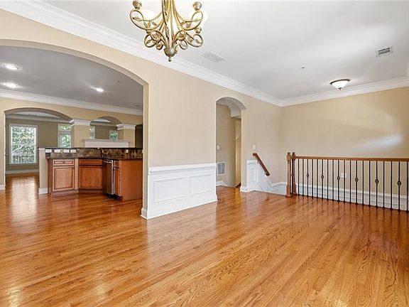 3rd image of 9040 Woodland Trl
