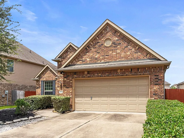9131 Basin Ridge Ln — Photo 2