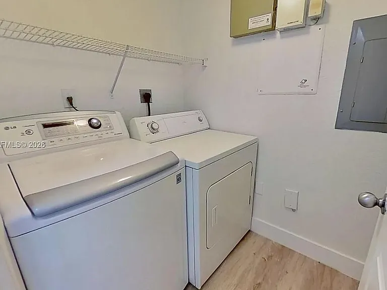 2544 Centergate Dr #303 — Photo 20