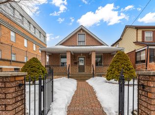 242 Aileen Ave #3, Toronto, ON M6M 1G4