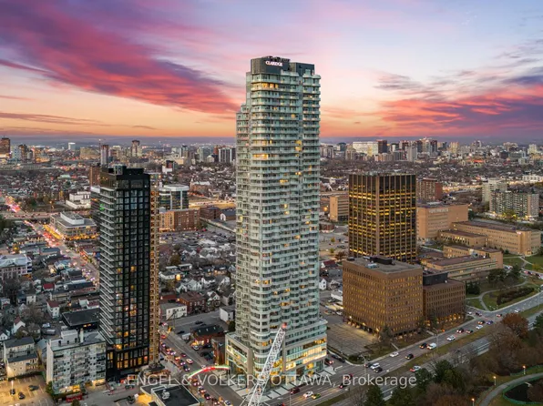 805 Carling Ave #3904, Ottawa, ON K1S 5W9