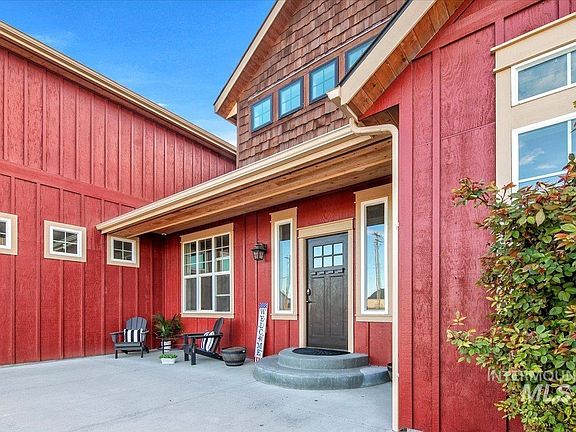 3rd image of 10922 W Beagle Flats Ln