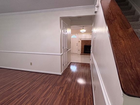 5th image of 54 Corwin Cir