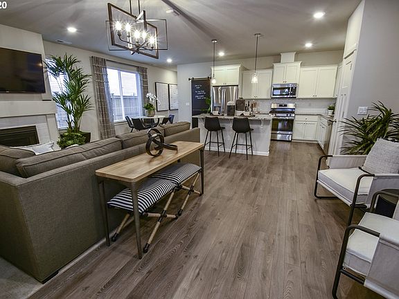 4th image of 3670 SE 67th Ave #562