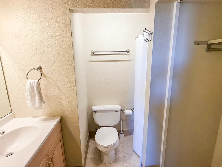 2300 Lodge Pole Cir #304-C — Photo 13