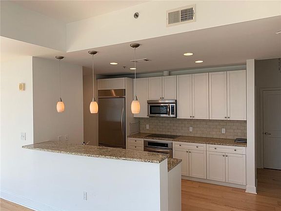 3rd image of 2795 Peachtree Rd NE Unit 909