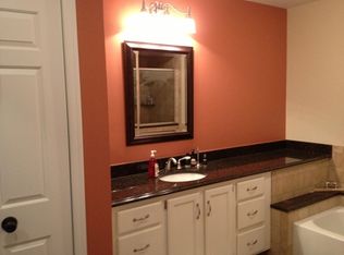 8 Cambridge Rd, Bedminster, NJ 07921