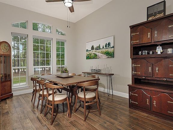 4th image of 15500 Crown Oaks Drive