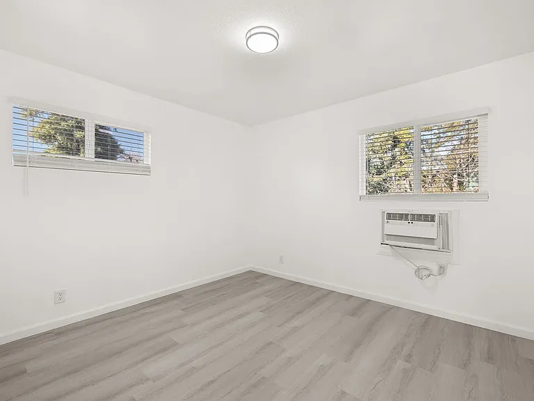 4208 Canby Way — Photo 15