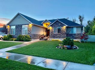 455 Hawthorne Dr, River Heights, UT 84321