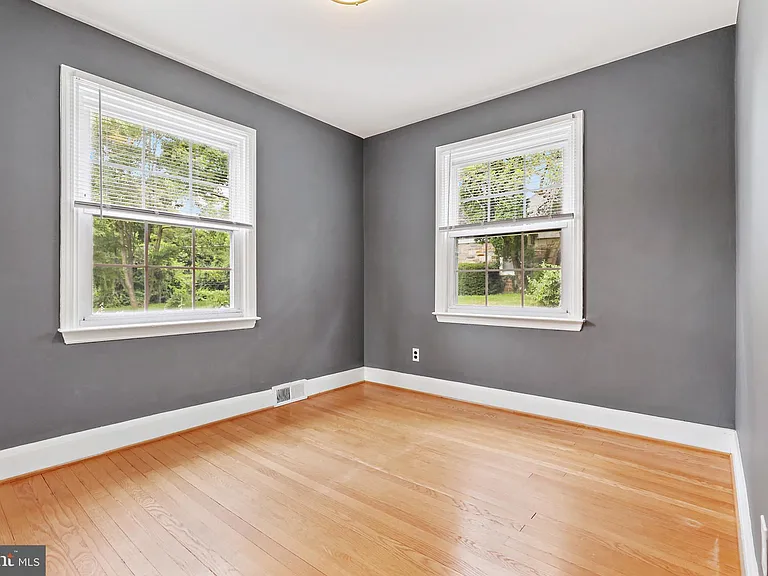 9223 Old Court Rd — Photo 37