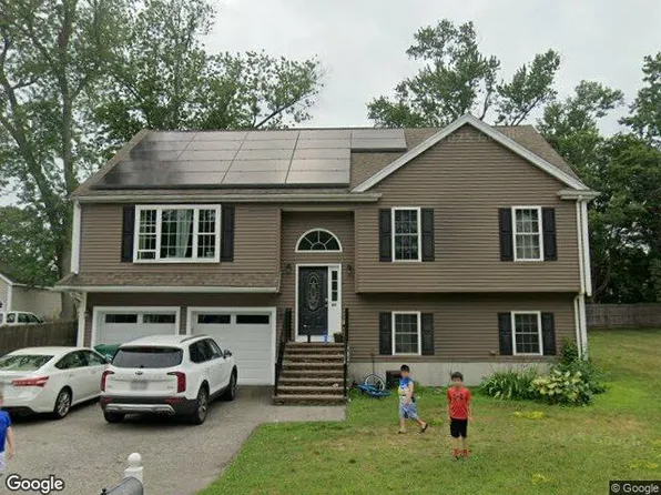 68 Fenton Ave, Attleboro, MA 02703