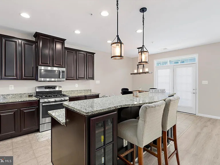 364 Chessington Dr — Photo 16
