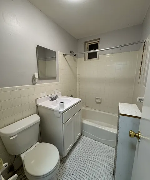 130 W 4th St #3R — Photo 9