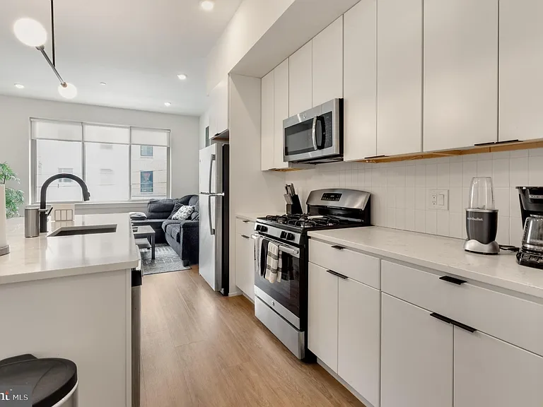 630 Federal St #201 — Photo 4
