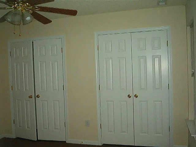 118 Sutton Dr — Photo 3