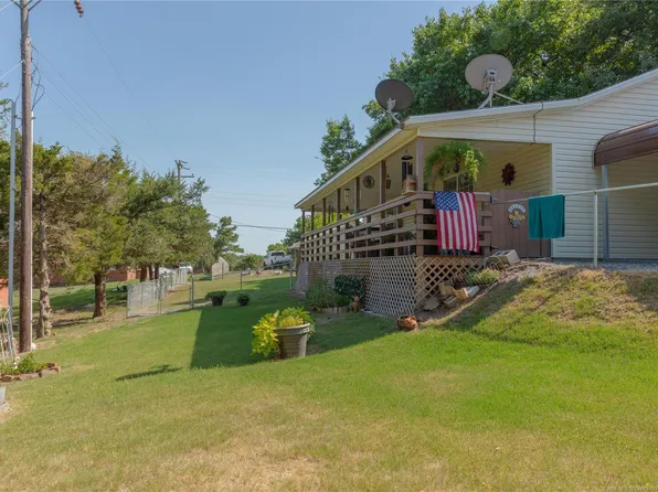 230 E Hilltop Rd, McAlester, OK 74501