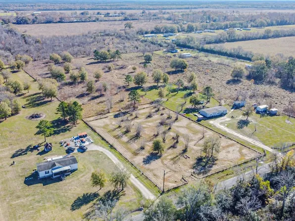 1889 County Road 2068, Hull, TX 77564