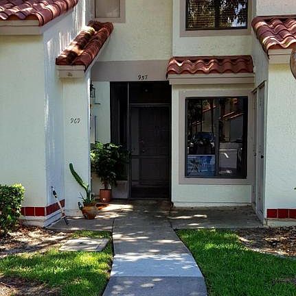 2nd image of 957 Country Club Dr #112