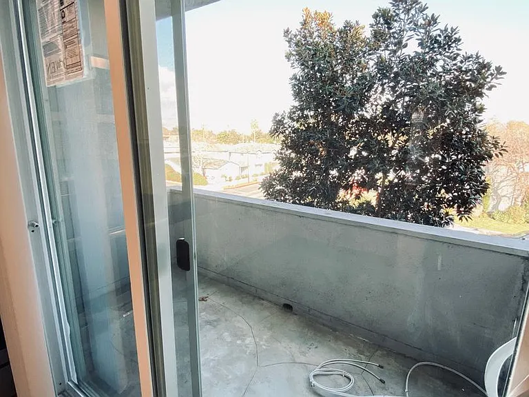 13860 Burbank Blvd — Photo 22