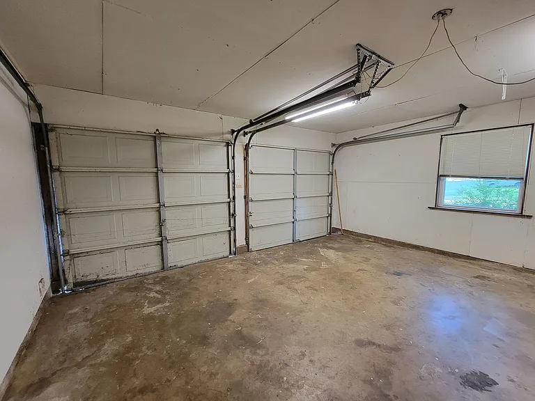 1000 Springdale Rd — Photo 35