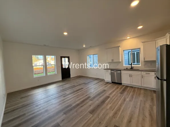 3710-3712 E Liberty Ave