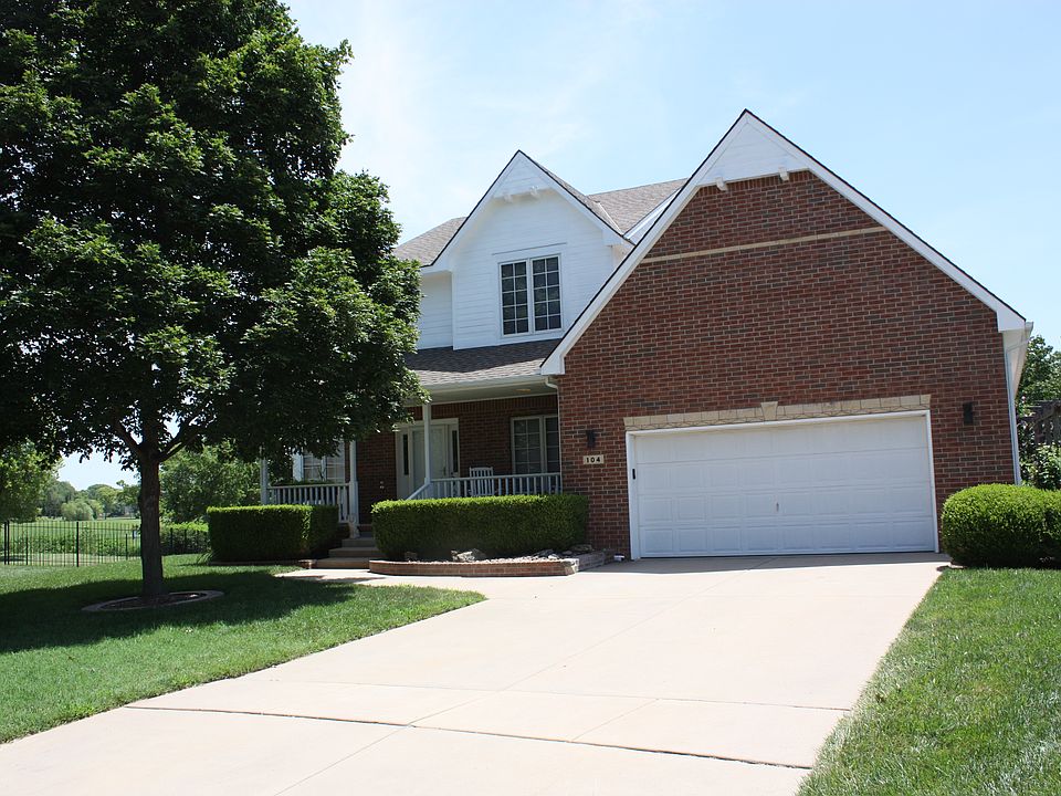 1st image of 104 N Dogwood Ct