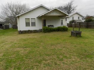 207 N Avenue C, Wortham, TX 76693