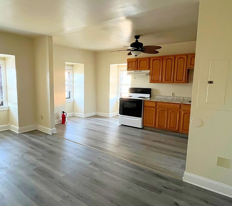 1st image of 1639 Newport Ave APT 3A