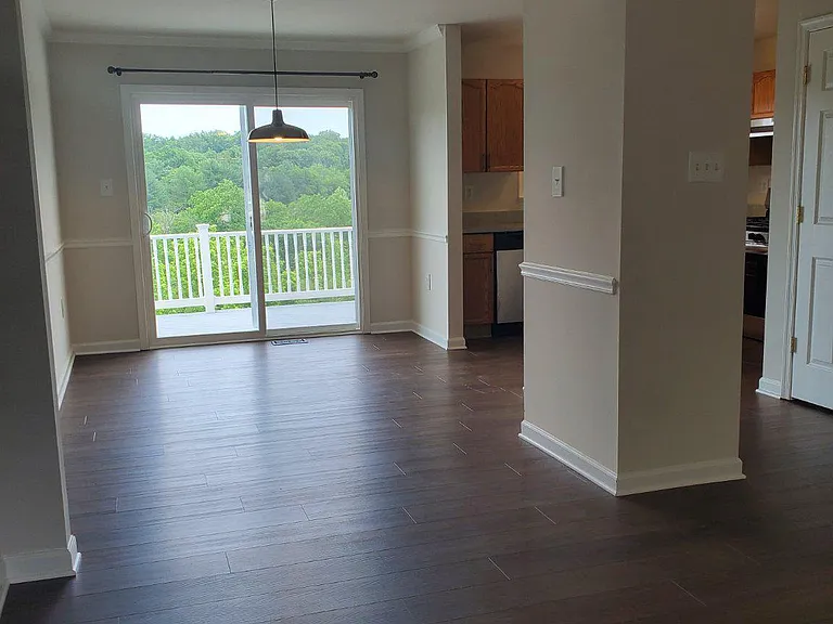 29 Litchfield Ln E — Photo 5