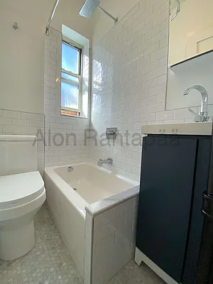 Rented by (Legacy) NY Quality Living Uptown | media 23