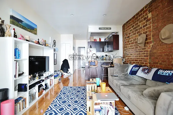 Rented by City Wide Apartments | media 2
