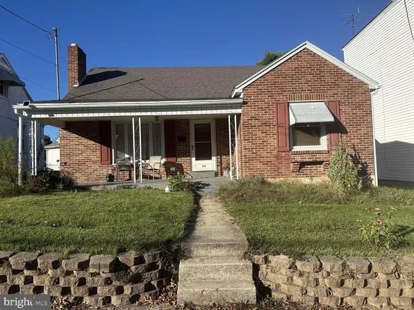 115 W Maple St, Dallastown, PA 17313