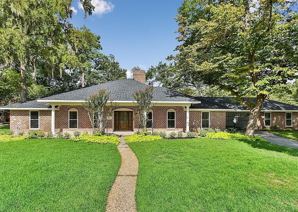 1st image of 7 Warrenton Dr