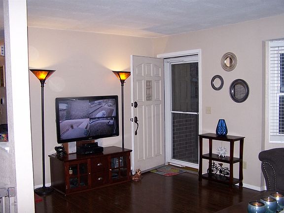 3rd image of 205 E Bradbury St