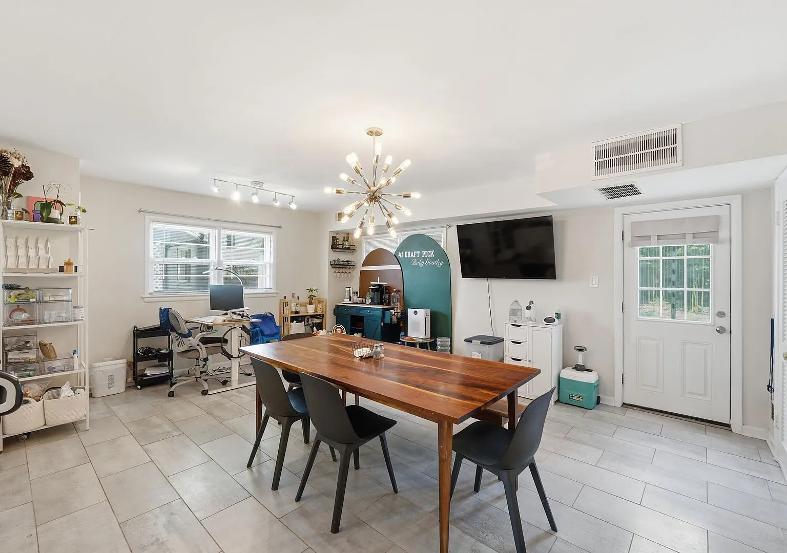 Beautifully Updated Split-Level Home Near Wheaton Metro! — Photo 2