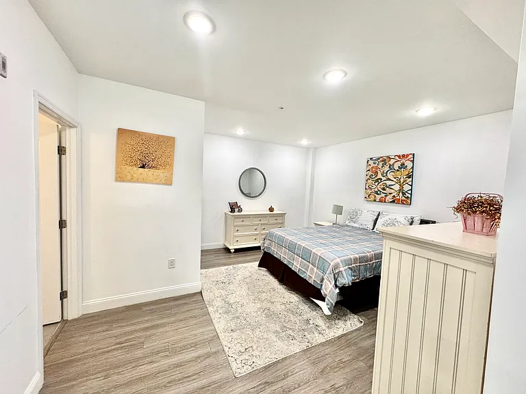 925 N Broad St #4G — Photo 8