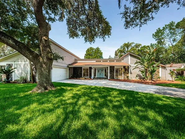 18410 Turning Point Dr, Lutz, FL 33549